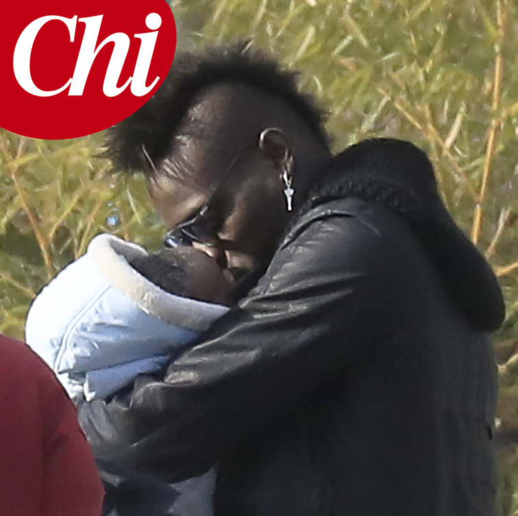 Galleria foto 'Mario Balotelli con il figlio Lion e la compagna Clelia. LE FOTO' - foto 1
