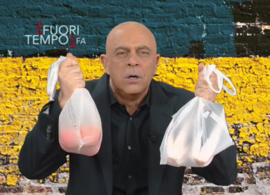Crozza da Fazio: tassa sui sacchetti? Piuttosto bruco la verza dagli scaffali