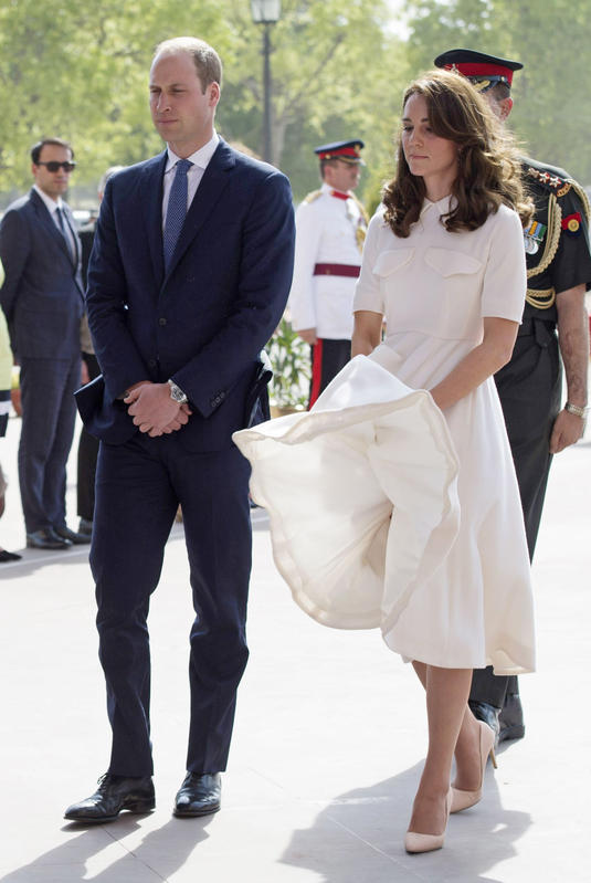 Kate Middleton, le foto di Charlotte al primo giorno di asilo Kate Middleton, le foto di Charlotte al primo giorno di asilo