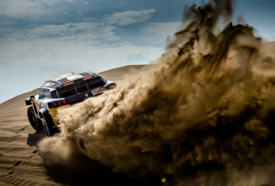 Dakar, quattro Peugeot 3008 DKR tra le prime cinque (in 4 minuti)