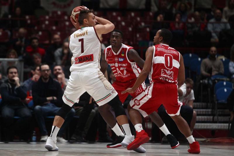 Olimpia Milano cade in casa con Venezia: 80-84. Coppa Italia, derby con Cantù