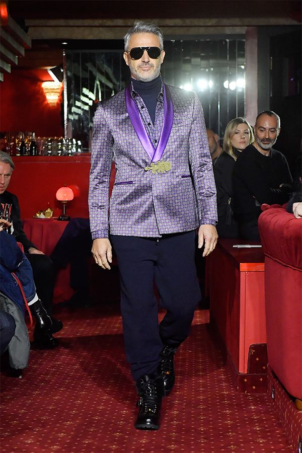 Milano Moda Uomo, dall’abito armatura al “maschio Billionaire”. Le tendenze Milano Moda Uomo, dall’abito armatura al “maschio Billionaire”. Le tendenze