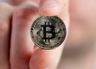 Bitcoin ko, Cina verso lo stop al trading. Valuta nel più famoso bordello Usa