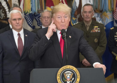 Russiagate: Bannon convocato dal procuratore indipendente Mueller