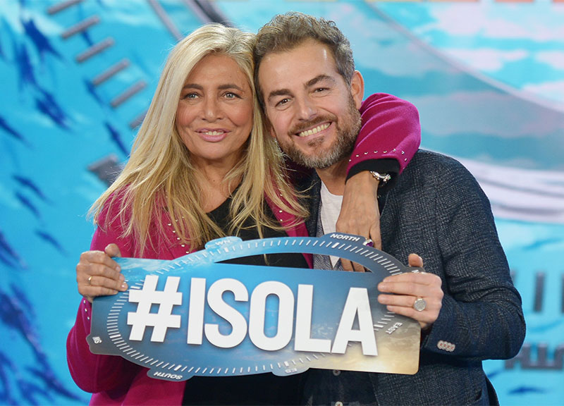 Isola dei Famosi 2018, la presentazione con Alessia Marcuzzi e Daniele Bossari