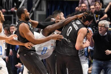 Basket, Alessandro Gentile: la rissa gli costa 3 giornate di squalifica. Foto