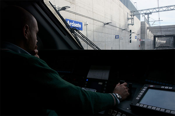 Inaugurazione della nuova linea ferroviaria tra Lombardia e Svizzera Inaugurazione della nuova linea ferroviaria tra Lombardia e Svizzera