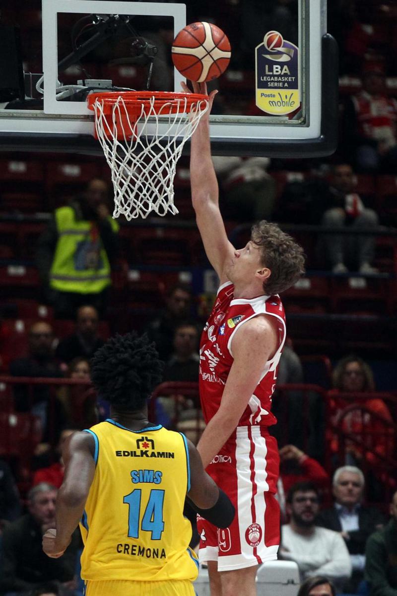 Olimpia Milano-Cremona 82-80: Kuzminskas schiacchia sulla sirena