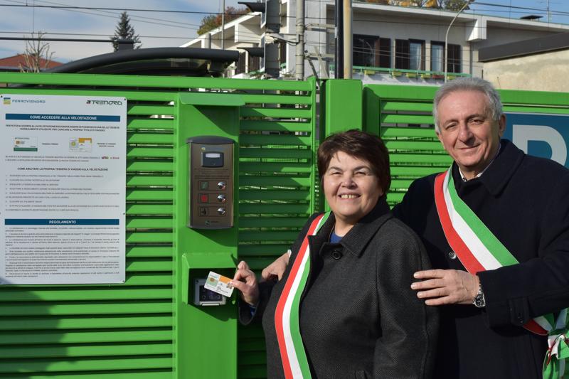 Velostazione da 36 posti nella stazione di Vanzaghello-Magnago Velostazione da 36 posti nella stazione di Vanzaghello-Magnago