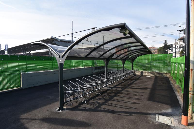 Velostazione da 36 posti nella stazione di Vanzaghello-Magnago Velostazione da 36 posti nella stazione di Vanzaghello-Magnago