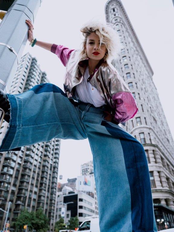 Emma: “Non sono lesbica. mi hanno attribuito flirt persino con la De Filippi” Emma: “Non sono lesbica. mi hanno attribuito flirt persino con la De Filippi”