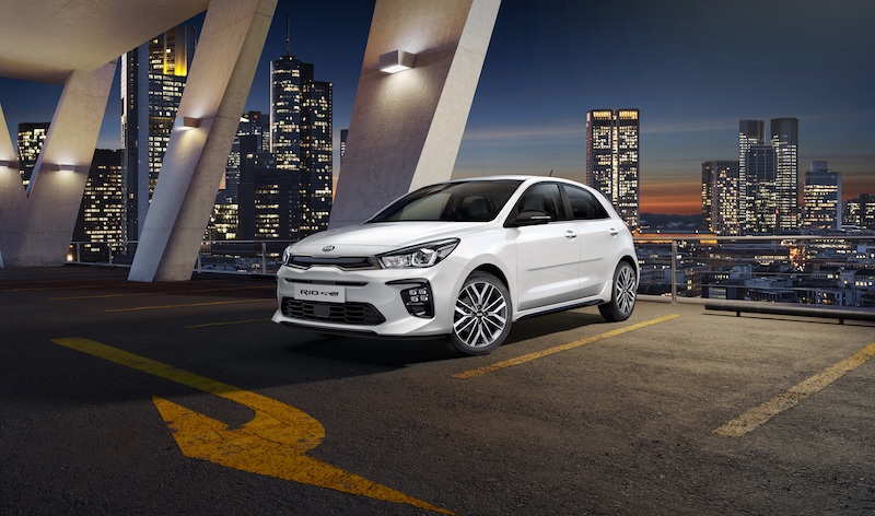 Aspettando Ginevra 2018 Kia svela le prime immagini della Rio GT-Line
