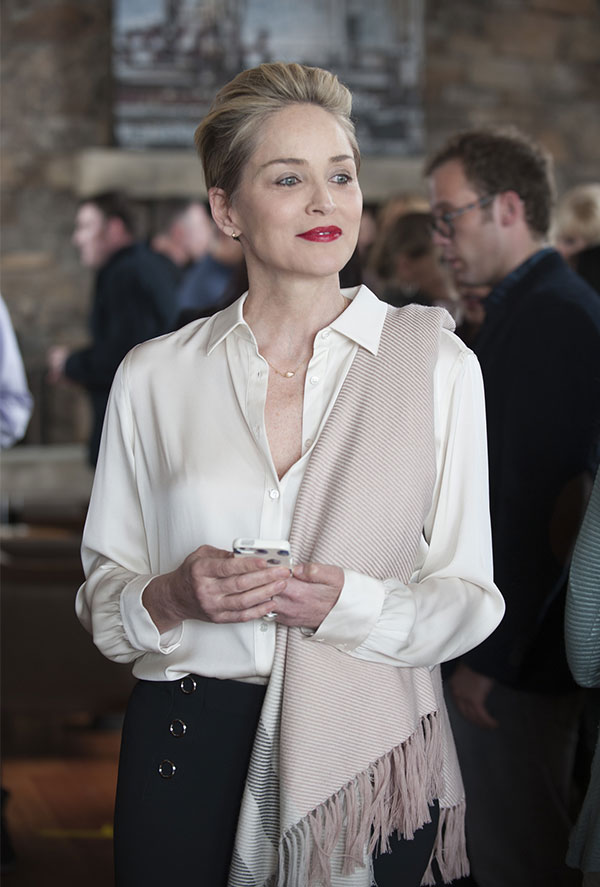 Mosaic, Sharon Stone nel nuovo thriller sbarca su Sky Atlantic Mosaic, Sharon Stone nel nuovo thriller sbarca su Sky Atlantic