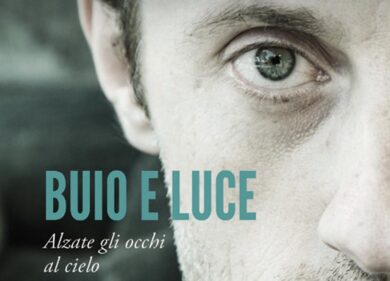 Fabio Salvatore, nuovo libro: “Buio e luce, alzate gli occhi al cielo”. Leggi