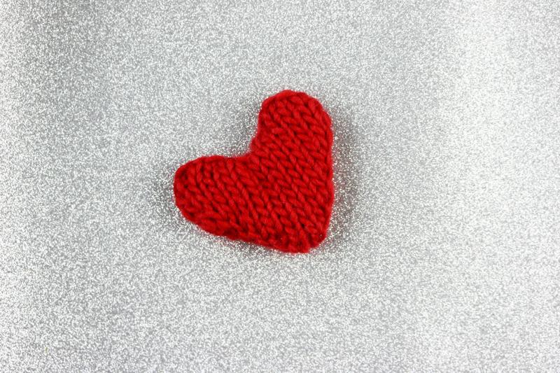 San Valentino, regala la creatività con il cuore a maglia di We Are Knitters San Valentino, regala la creatività con il cuore a maglia di We Are Knitters