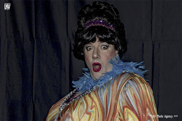 Hairspray -Il Musical a Milano: Giampiero Ingrassia nel ruolo di John Travolta Hairspray -Il Musical a Milano: Giampiero Ingrassia nel ruolo di John Travolta