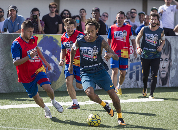 Neymar compie 26 anni e annuncia una sopresa. VIDEO Neymar compie 26 anni e annuncia una sopresa. VIDEO