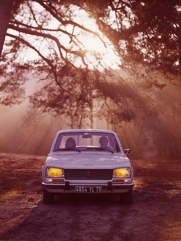 “Aventure Peugeot Citroën DS” a Rétromobile 2018 a Parigi “Aventure Peugeot Citroën DS” a Rétromobile 2018 a Parigi