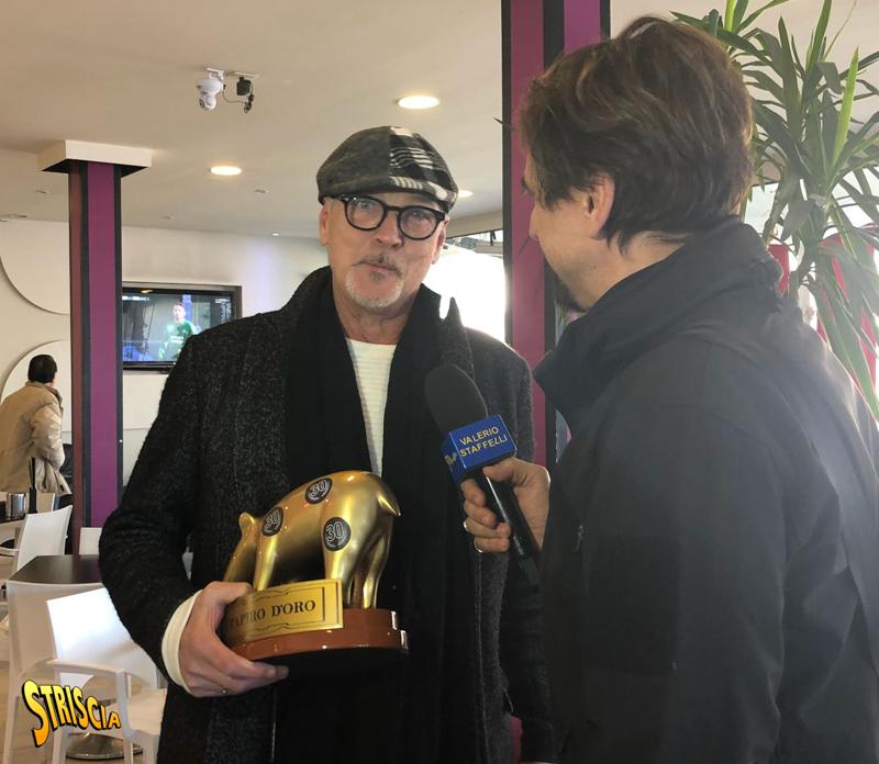 Tacconi: “Non sono razzista. Idris amico da 40 anni”. Striscia-Tacconi: tapiro Tacconi: “Non sono razzista. Idris amico da 40 anni”. Striscia-Tacconi: tapiro