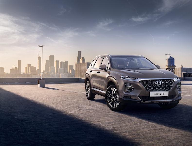 Nuova Hyundai Santa Fe: le prime immagini Nuova Hyundai Santa Fe: le prime immagini