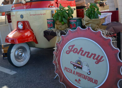 E’ napoletano il brevetto dell’Apecar con forno a legna