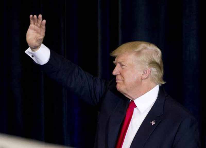 Donald Trump vuole una parata militare in stile 14 luglio in Francia Donald Trump vuole una parata militare in stile 14 luglio in Francia