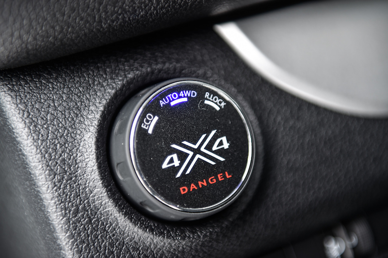 Peugeot Traveller 4X4  By Dangel, domina la strada
