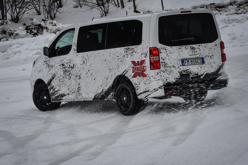 Peugeot Traveller 4X4  By Dangel, domina la strada