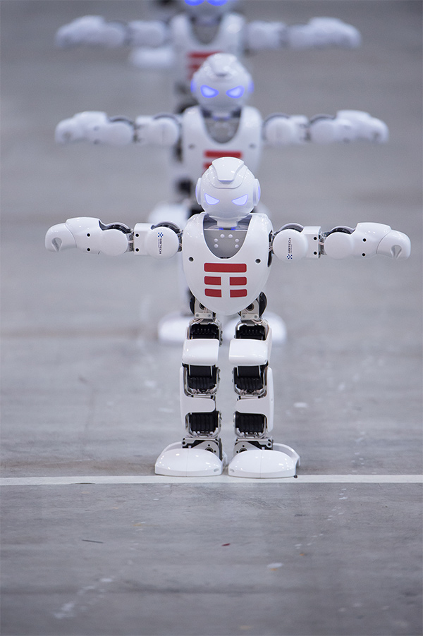 TIM: Guinness dei Primati per aver fatto ballare 1372 robot contemporaneamente TIM: Guinness dei Primati per aver fatto ballare 1372 robot contemporaneamente