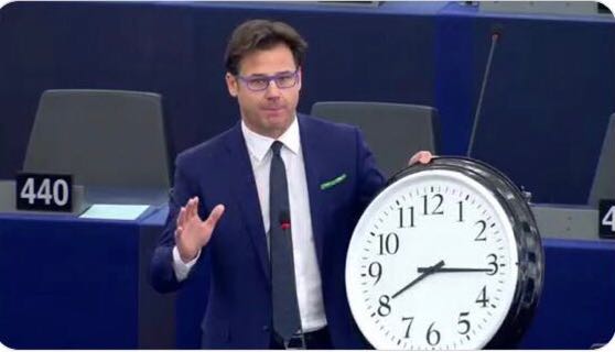 Ora legale, Ciocca: discussione inutile che ci costa 250mila euro Ora legale, Ciocca: discussione inutile che ci costa 250mila euro