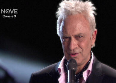 Crozza veste i panni di Sting all’indomani dell’esibizione a Sanremo