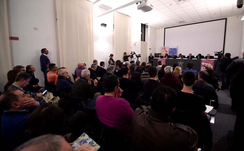 Politici-tassisti, scintille e proposte: primo free speech a Milano.Foto-video Politici-tassisti, scintille e proposte: primo free speech a Milano.Foto-video
