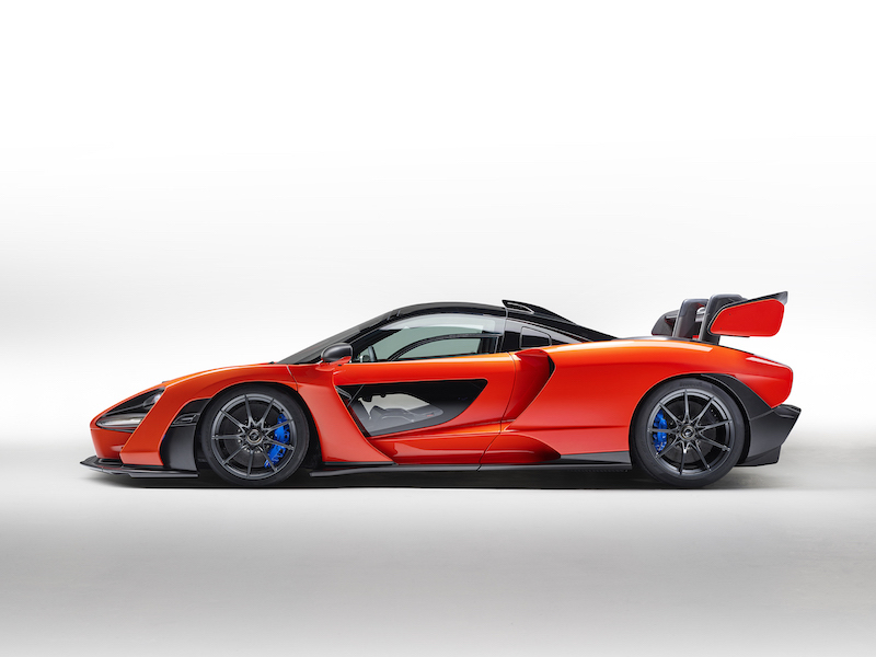 Pirelli: nuovi pneumatici per la Mc Laren Senna Pirelli: nuovi pneumatici per la Mc Laren Senna
