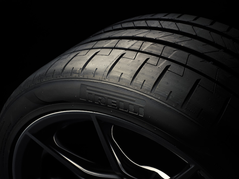 Pirelli: nuovi pneumatici per la Mc Laren Senna Pirelli: nuovi pneumatici per la Mc Laren Senna