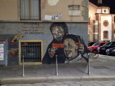 Sfregio sul murale dedicato a Falcone e Borsellino: spunta una pistola