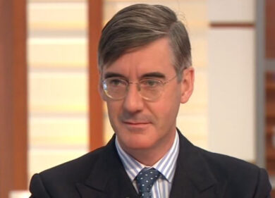 Brexit: l’astro nascente Rees-Mogg tra i favoriti per il dopo May. Ecco chi è