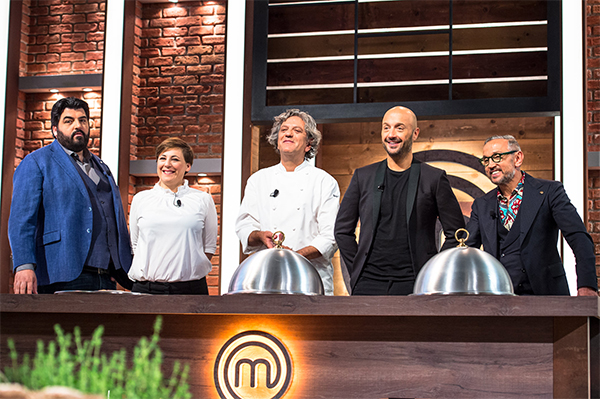 Masterchef 7 sul Ghiacciaio dello Stelvio con i campioni azzurri di sci. Foto Masterchef 7 sul Ghiacciaio dello Stelvio con i campioni azzurri di sci. Foto