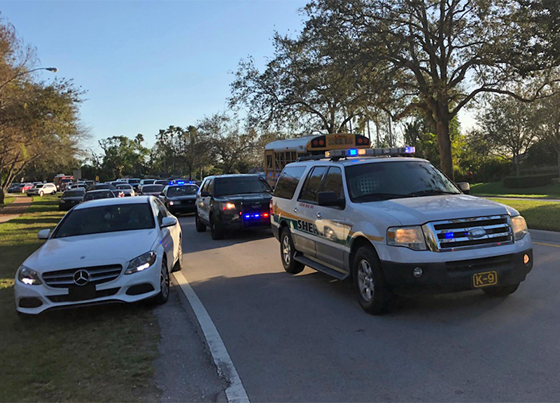 Florida, strage in una scuola: ex studente spara, 17 morti e decine di feriti