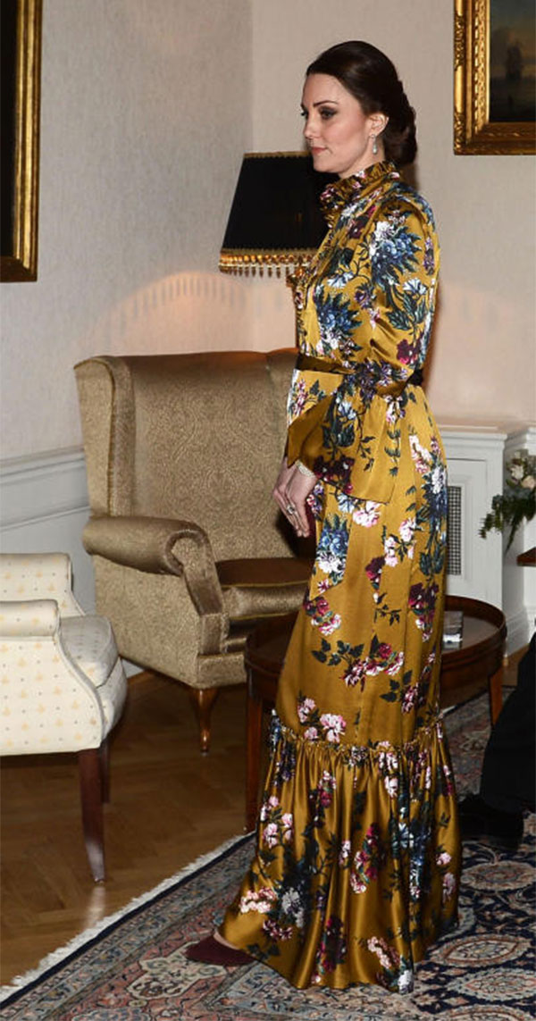 Kate Middleton, l’abito che fa discutere. Caos ai Bafta Awards. FOTO Kate Middleton, l’abito che fa discutere. Caos ai Bafta Awards. FOTO