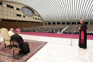 Vaticano, potere alla Curia e via gli americani. Il Papa rivoluziona lo Ior