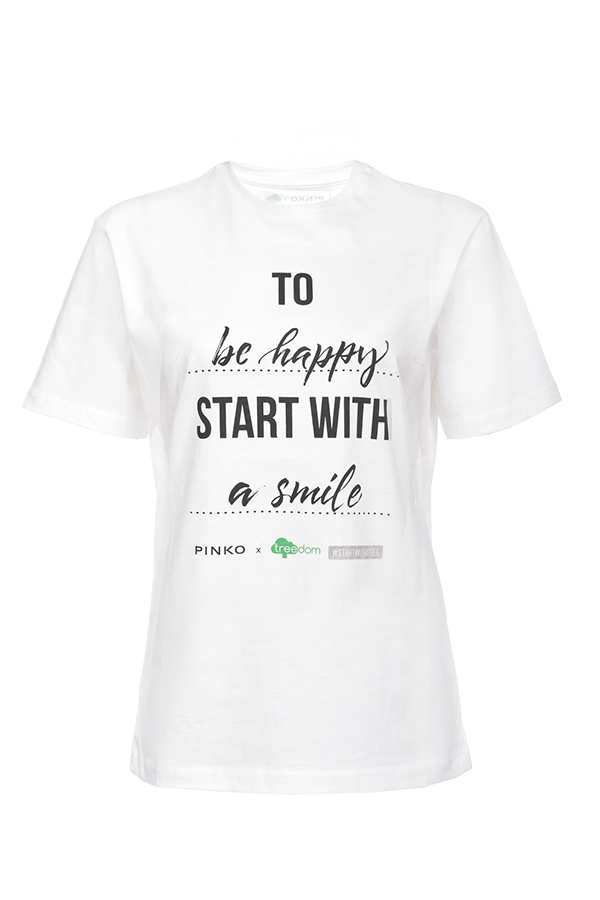 Pinko accende i riflettori sulla sostenibilità. #StartWithATree Pinko accende i riflettori sulla sostenibilità. #StartWithATree