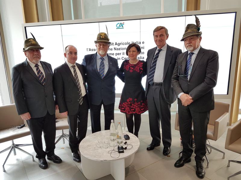 Galleria foto 'Crédit Agricole a sostegno degli Alpini nella ricostruzione del Centro Italia' - foto 1