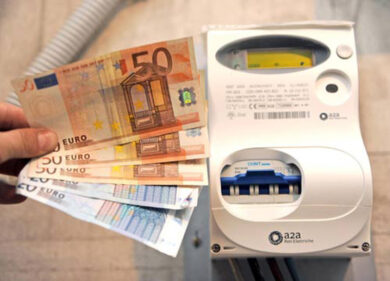 Bolletta pazza, Acea dà i numeri: 147 errori di calcolo. “Ci siamo sbagliati”
