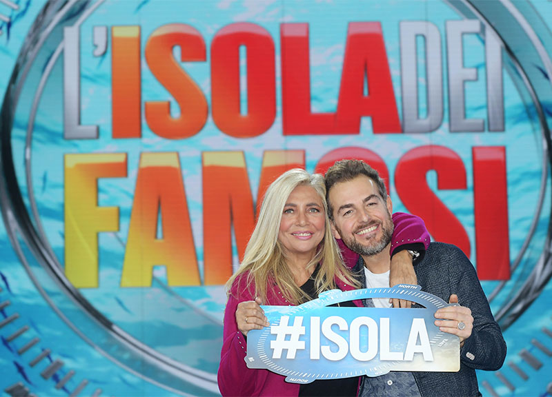 Isola dei Famosi 2018 choc. Mutandine in vista e ‘canna-gate’. Isola 2018 news Isola dei Famosi 2018 choc. Mutandine in vista e ‘canna-gate’. Isola 2018 news