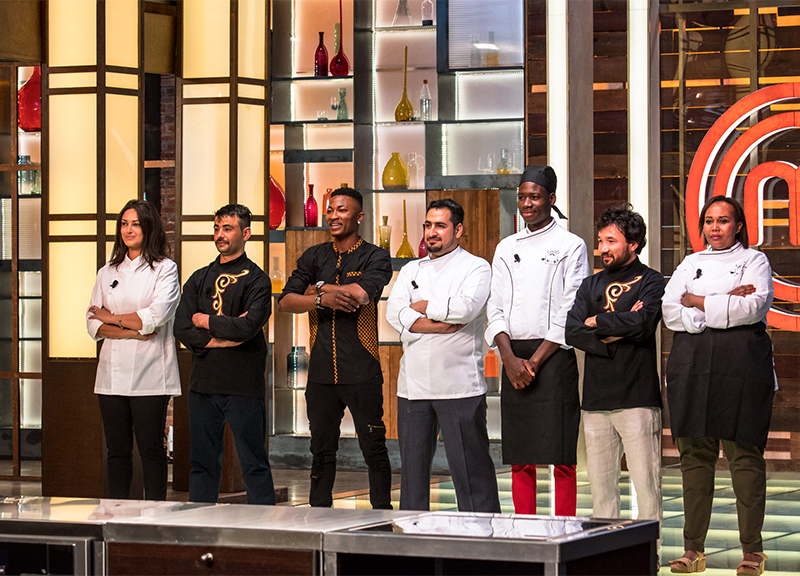 Masterchef 7, Klugman per la prima volta ai fornelli. Video Masterchef 7, Klugman per la prima volta ai fornelli. Video