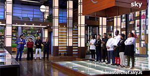 Masterchef 7, Klugman per la prima volta ai fornelli. Video Masterchef 7, Klugman per la prima volta ai fornelli. Video