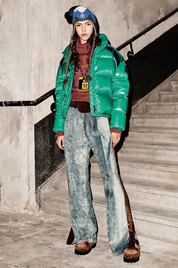 Moncler rivoluziona il concetto di sfilata. Con “Genius” il futuro inizia ora Moncler rivoluziona il concetto di sfilata. Con “Genius” il futuro inizia ora