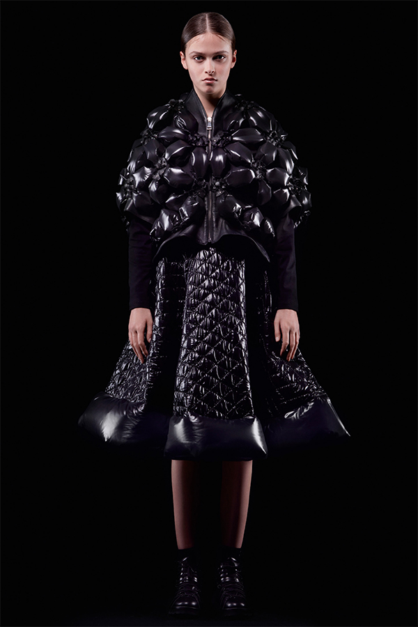 Moncler rivoluziona il concetto di sfilata. Con “Genius” il futuro inizia ora Moncler rivoluziona il concetto di sfilata. Con “Genius” il futuro inizia ora