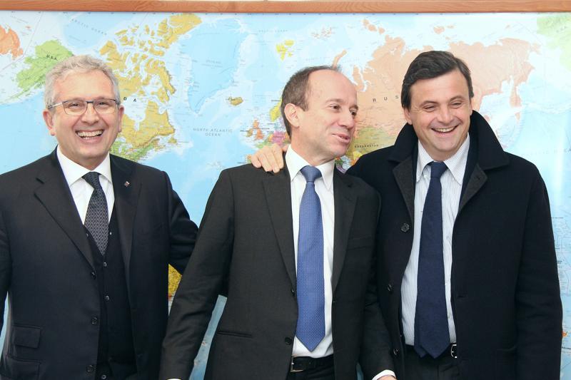 Calenda esalta gli imprenditori a Varese.Librandi: risolvere crisi ServiceDent