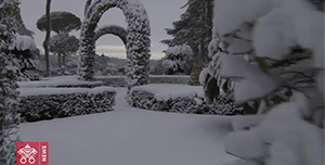 La neve imbianca il Vaticano. La grande bellezza di Roma